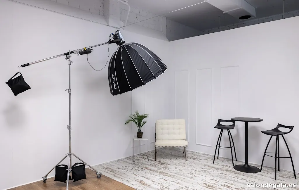 Stories Photo Video Studio and Make Up