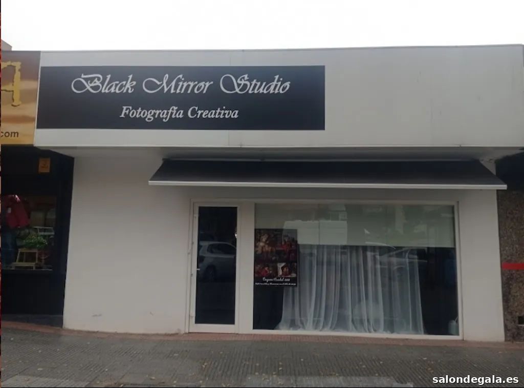 Black Mirror Studio - Fotografía de Familia, Embarazo, Recién Nacido, Smash Cake, Comuniones