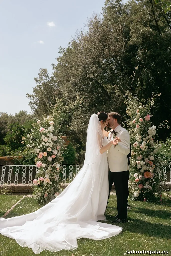 The Lightbox Tales Wedding Photographer