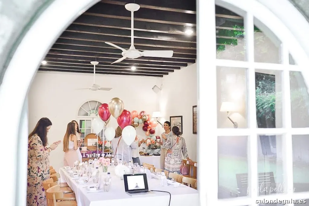 Paula Pellicer - Mentora y fotógrafa de Marca Personal, emprendedoras y procesos de amor al cuerpo, Barcelona.