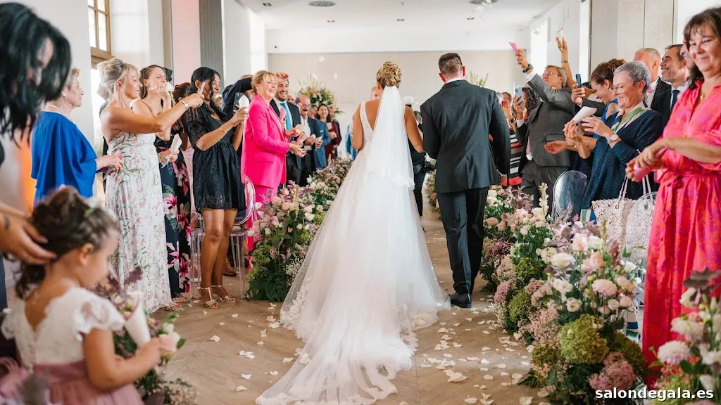 Laura Arroyo Estudi de fotografia - bodas, embarazo y familia. Fotos de carnet.