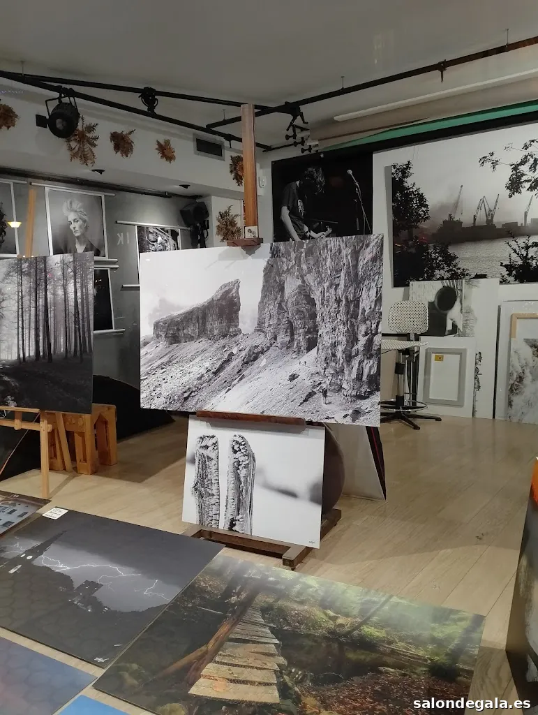 BLACK IRUDI FAKTORIA